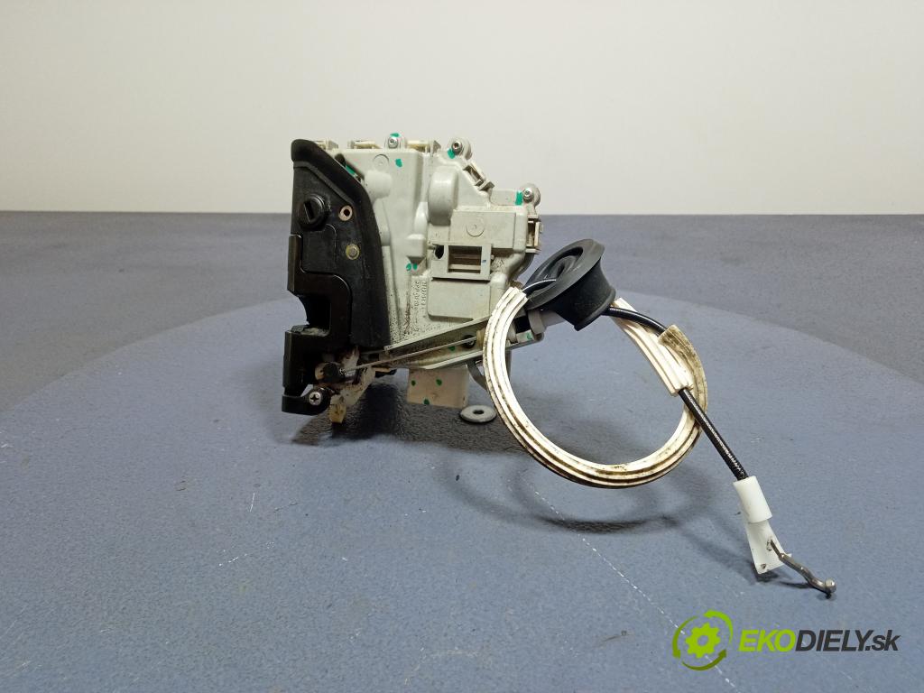 Audi Q5 2011 zámok dvere zad Vľavo: 8K0839015C