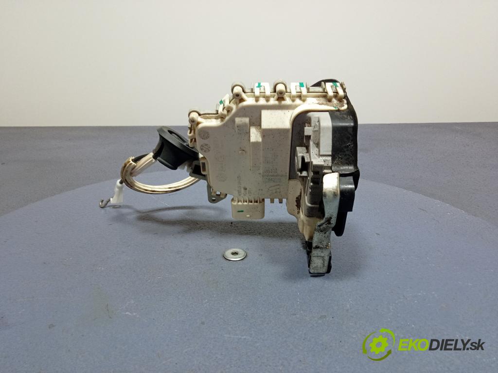 Audi Q5 2011 zámok dvere zad Vľavo: 8K0839015C