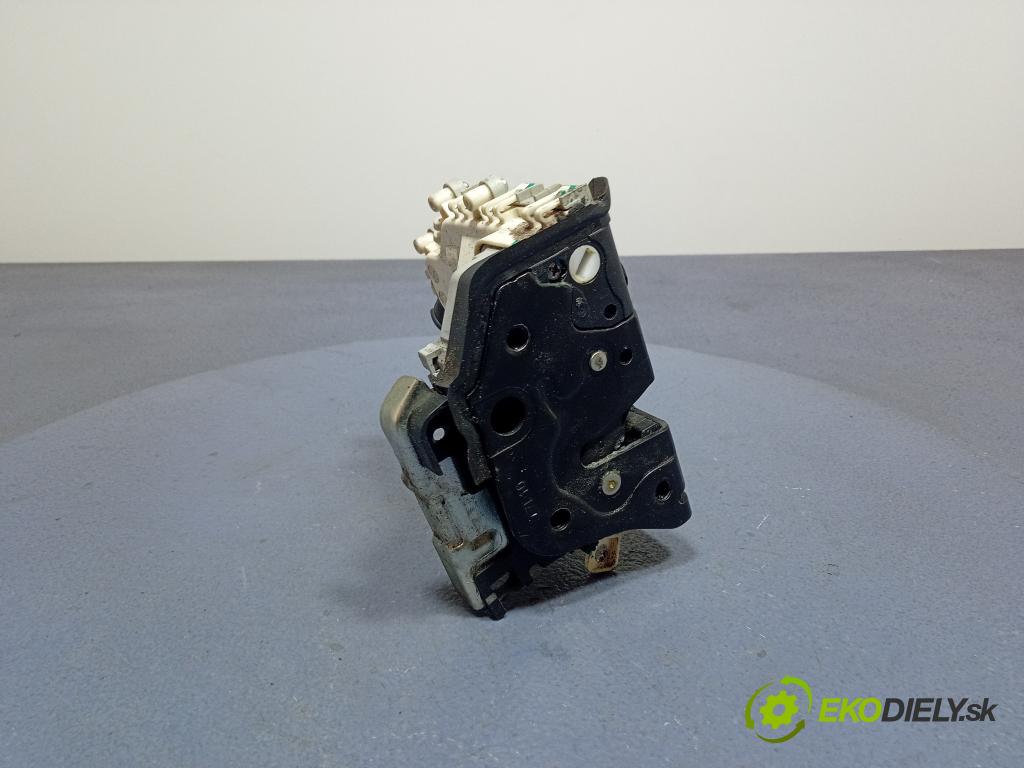 Audi Q5 2011 zámok dvere zad Vľavo: 8K0839015C