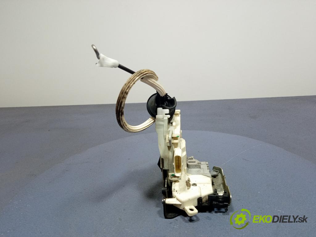 Audi Q5 2011 zámok dvere zad Vľavo: 8K0839015C