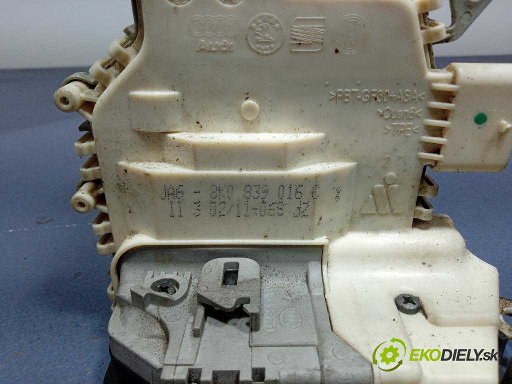 Audi Q5 2011 zámek dveře Zad: v pravo: 8K0839016C