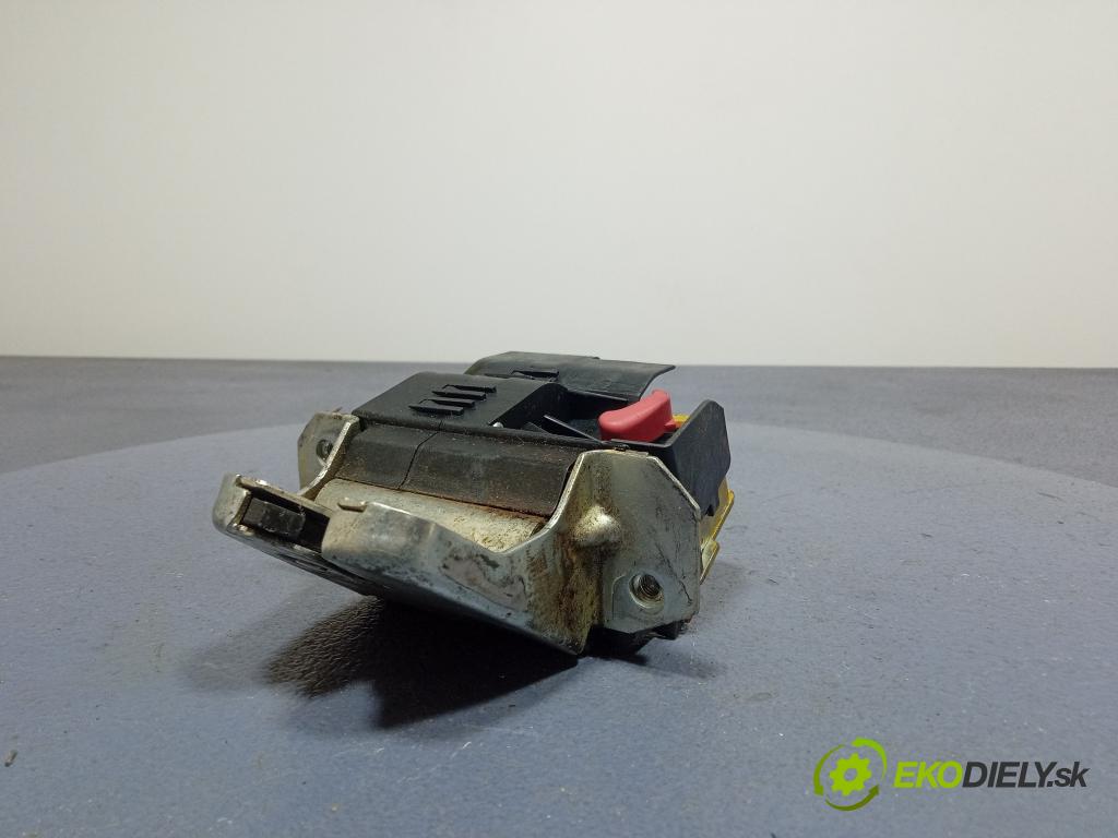 Mercedes-benz C 220 2002 zámek Klapky: kufr A2037400235