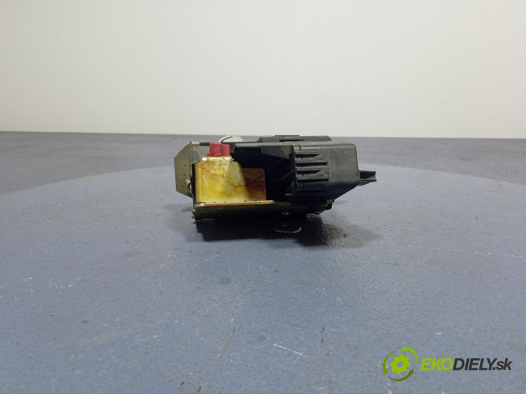 Mercedes-benz C 220 2002 zámek Klapky: kufr A2037400235