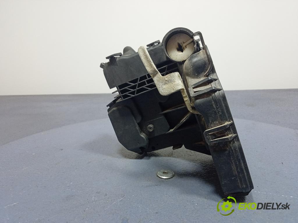 Mercedes C-klasa 2002 zámek dveře před Levý: 2037200135