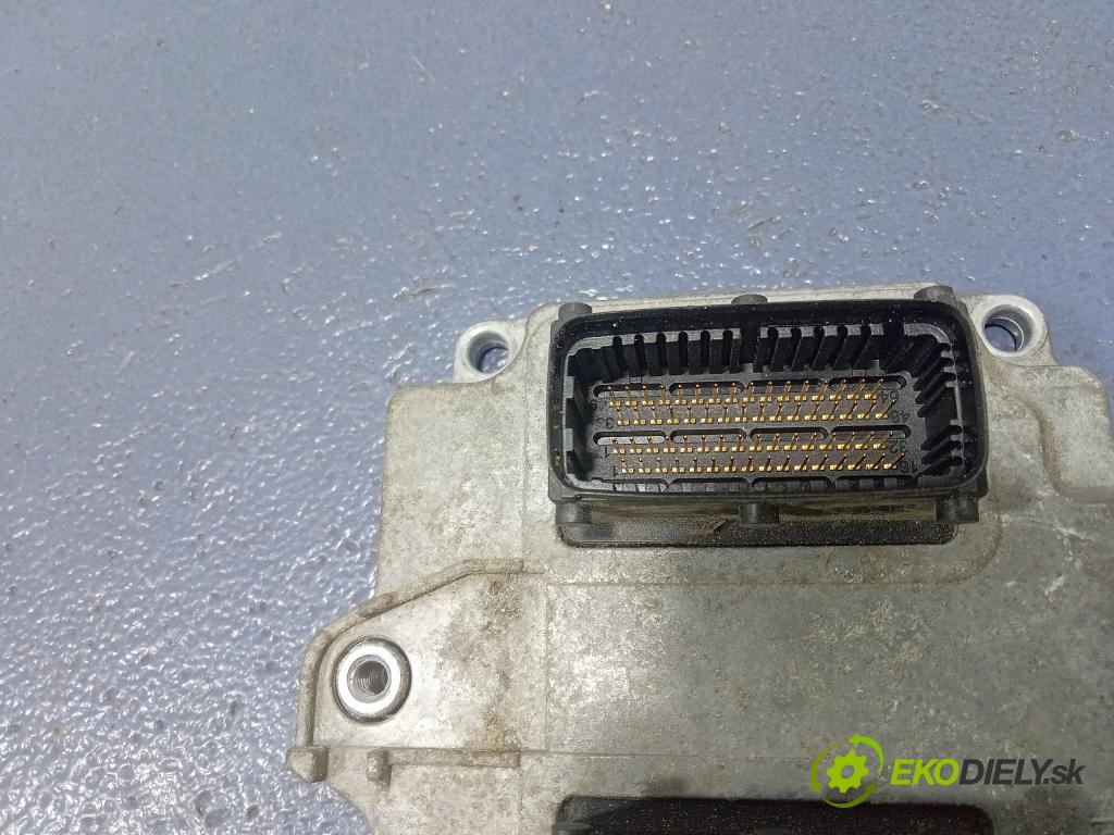 Opel Vectra 2005 riadiaca jednotka Motor: 55557540