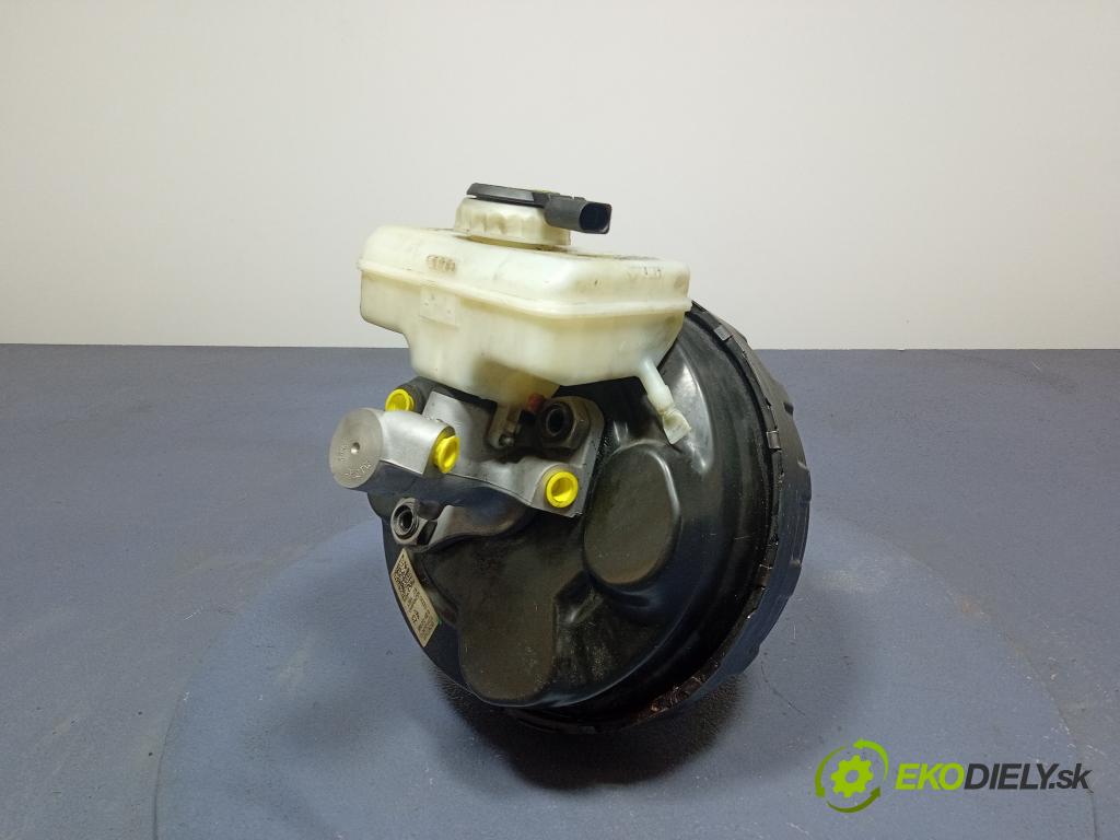Audi Q5 2011 servo Brzdní: 8R0612103D