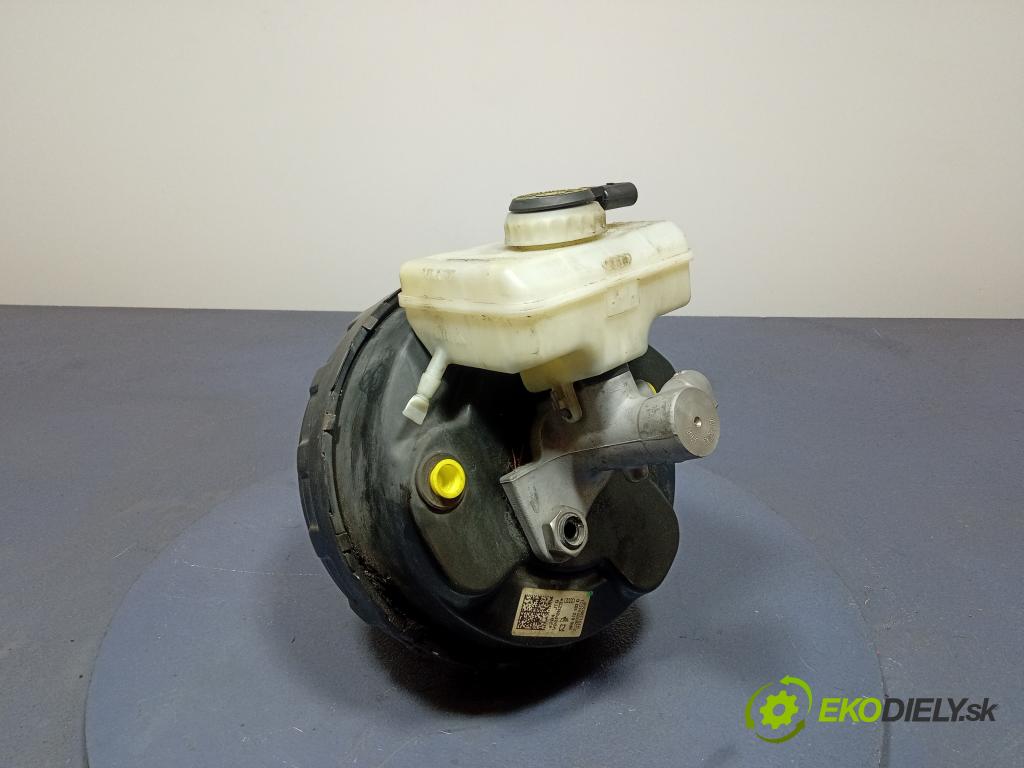 Audi Q5 2011 servo Brzdní: 8R0612103D
