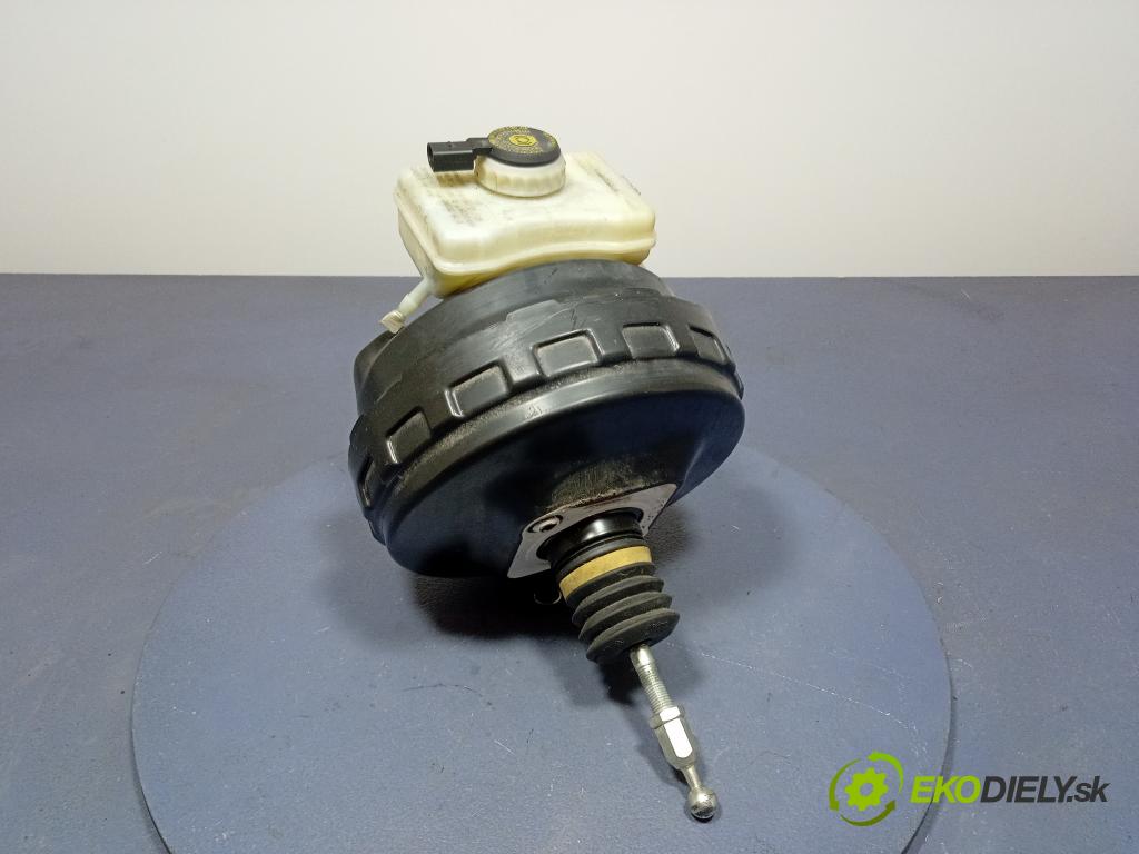 Audi Q5 2011 servo Brzdní: 8R0612103D