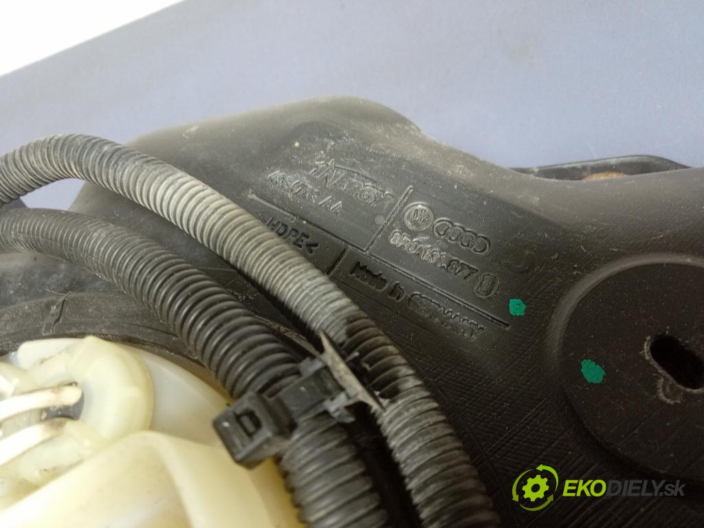 Audi Q5 2011 Nádrž: AdBlue: 8R0131877D