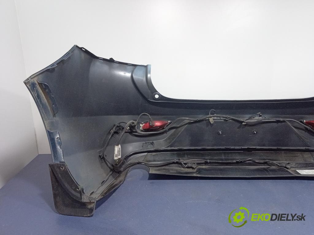 Volvo V40 2012 nárazník Zad: 01