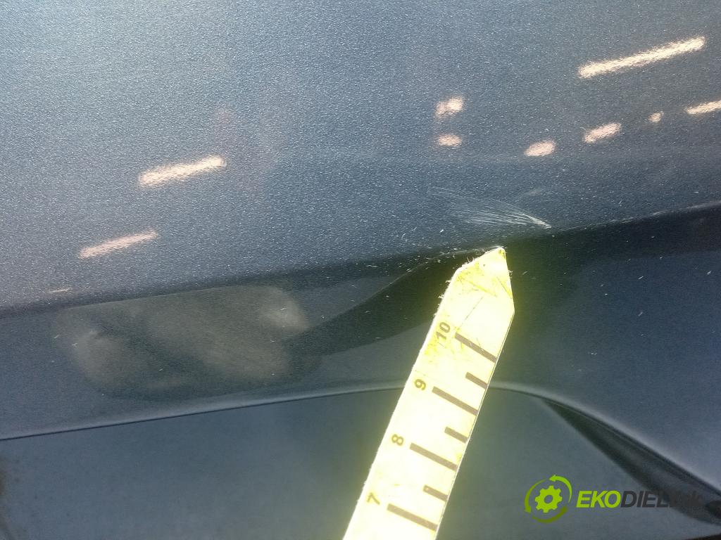Volvo V40 2012 nárazník Zad: 01