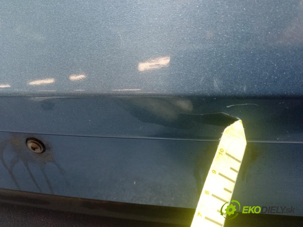 Volvo V40 2012 nárazník Zad: 01