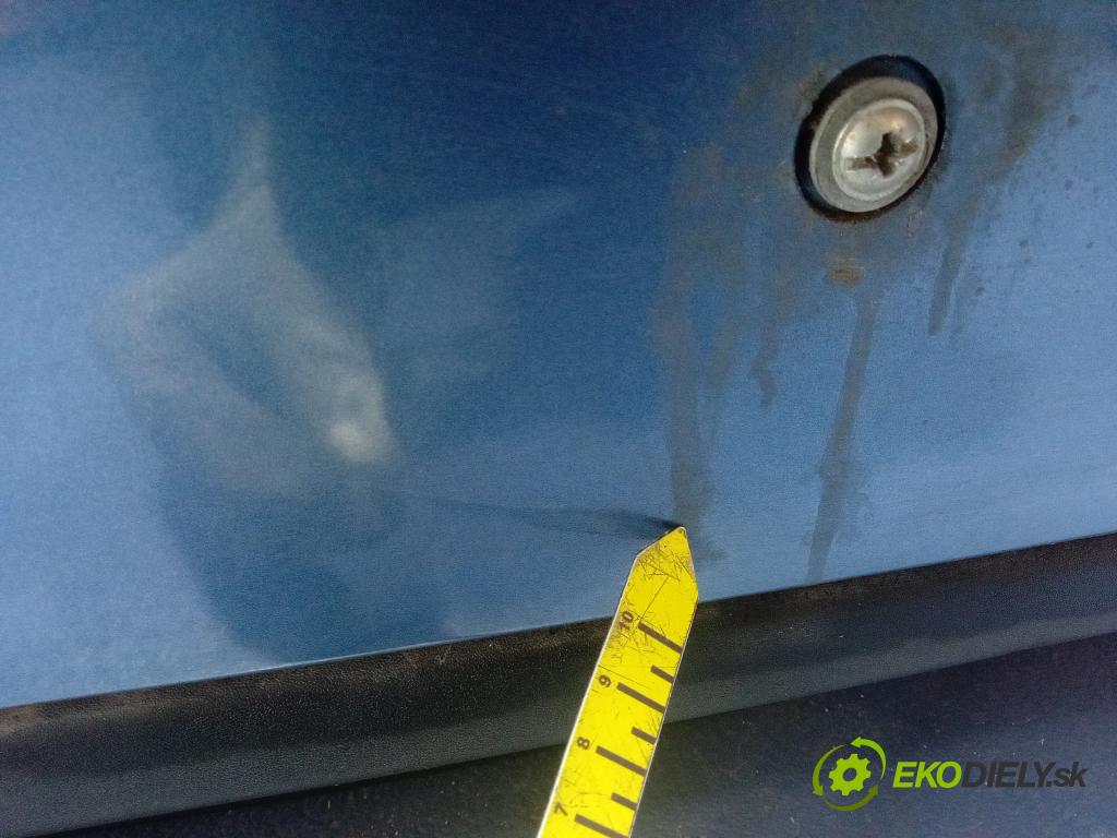 Volvo V40 2012 nárazník Zad: 01
