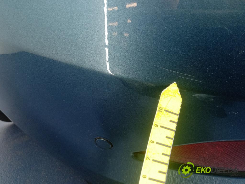 Volvo V40 2012 nárazník Zad: 01