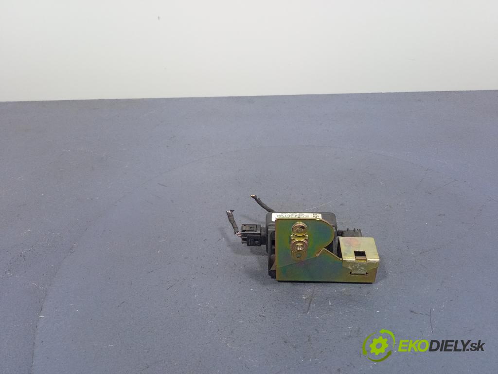 Volkswagen Golf 2000 snímač ESP. 1J0907657A