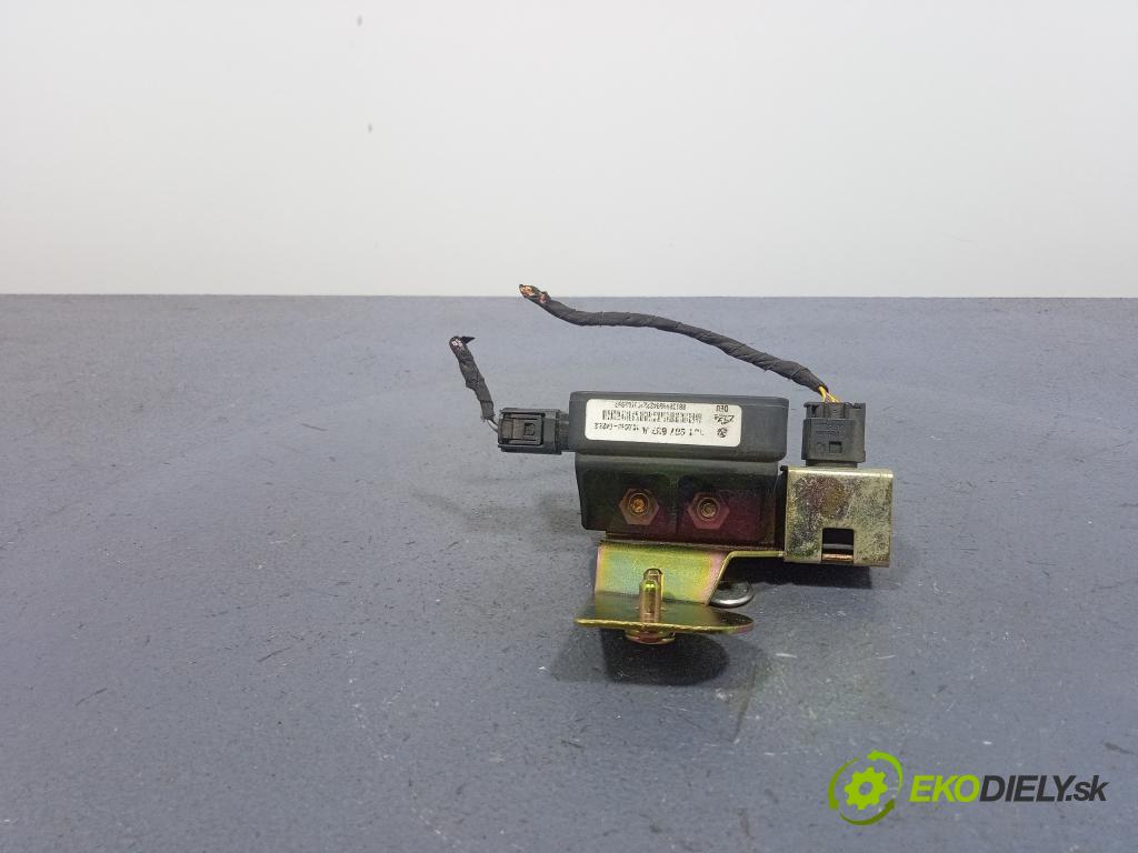 Volkswagen Golf 2000 snímač ESP. 1J0907657A