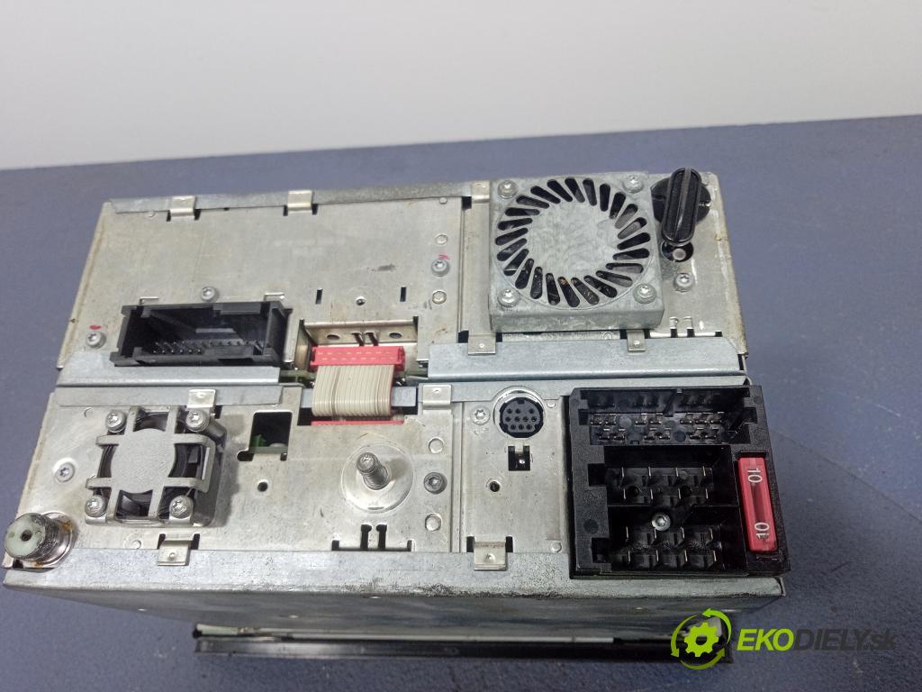 Audi A4 2003 Radio I Navigácia: 4D0035192C
