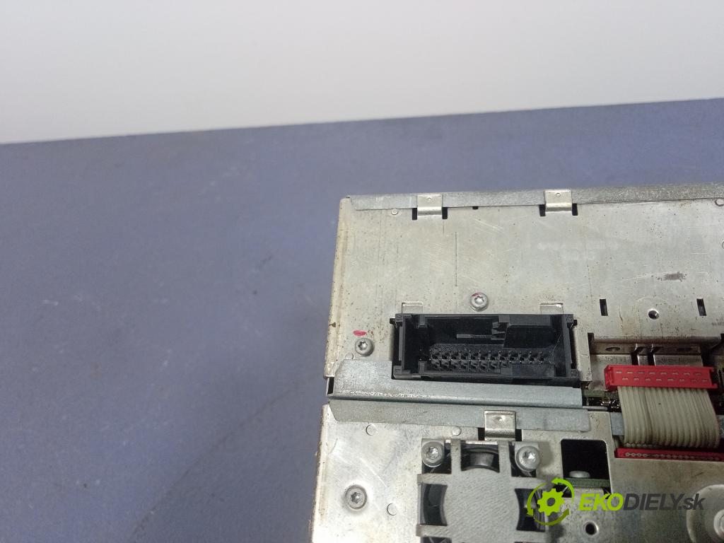Audi A4 2003 Radio I Navigácia: 4D0035192C