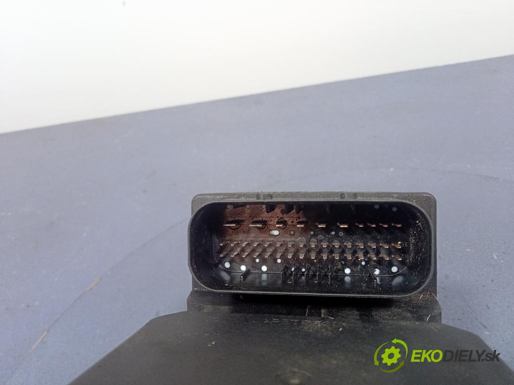 Audi A4 2003 čerpadlo ABS x 8E0614517A