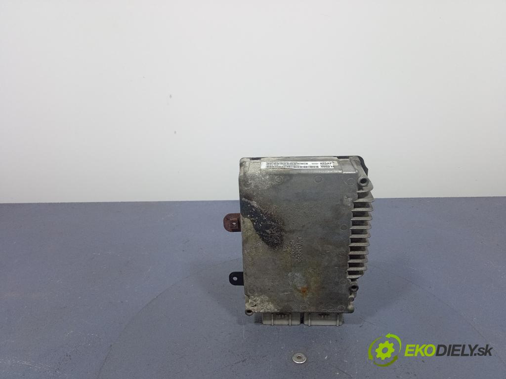 Chrysler Town and country 2002 riadiaca jednotka Motor: P04727425AF