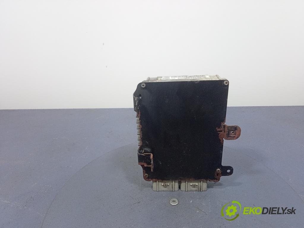 Chrysler Town and country 2002 riadiaca jednotka Motor: P04727425AF