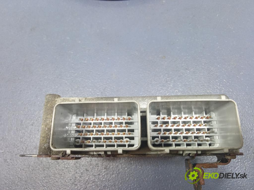 Chrysler Town and country 2002 riadiaca jednotka Motor: P04727425AF