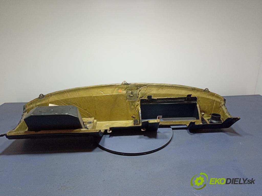 Fso-warszawa Polonez 1.6 1989 kokpit,pristrojová doska 01