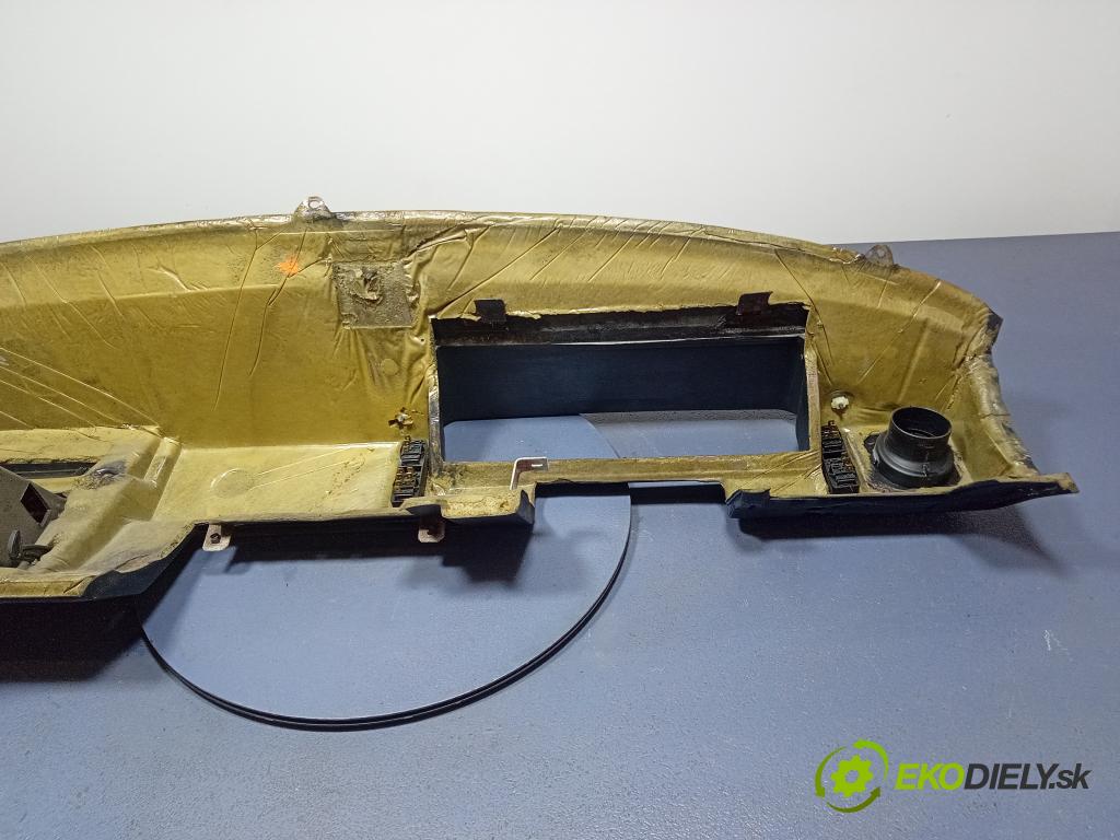 Fso-warszawa Polonez 1.6 1989 kokpit,pristrojová doska 01