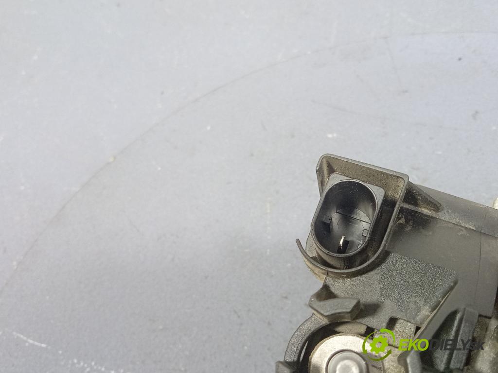 Volvo V40 2012 Alternator 31285436