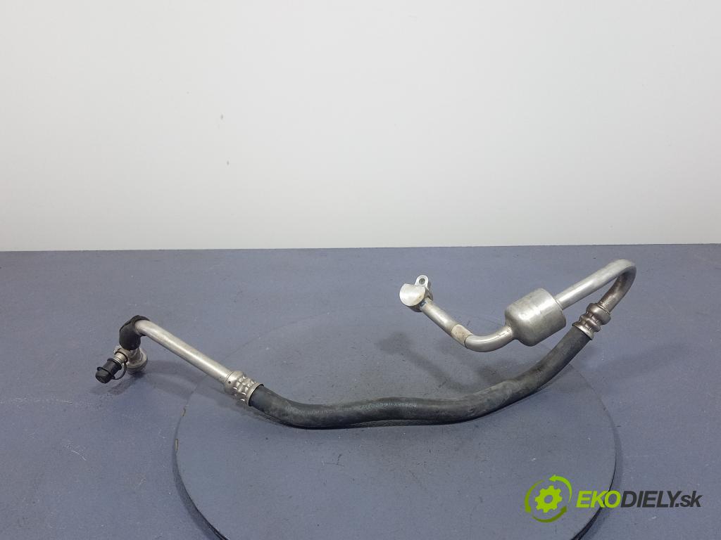 Volvo V40 2012 rúrka Klimatizácia: 01