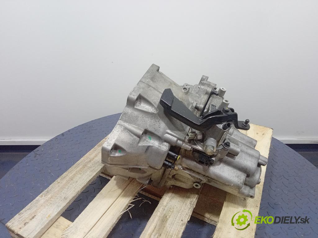 Volvo V40 2012 prevodovka Manualna TTFL0