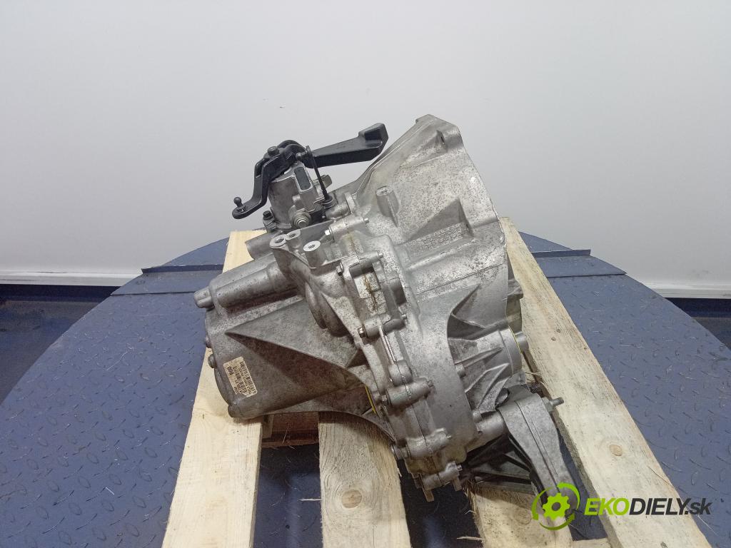 Volvo V40 2012 prevodovka Manualna TTFL0