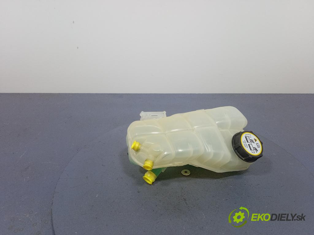 Volvo V40 2012 nádržka Kompenzačné: 31338763