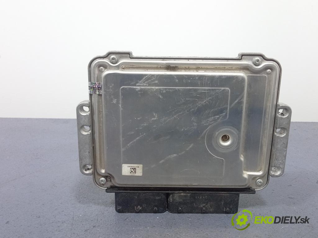 Volvo V40 2012 riadiaca jednotka Motor: 31312578