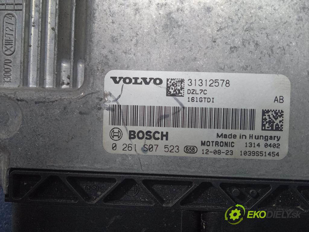 Volvo V40 2012 riadiaca jednotka Motor: 31312578