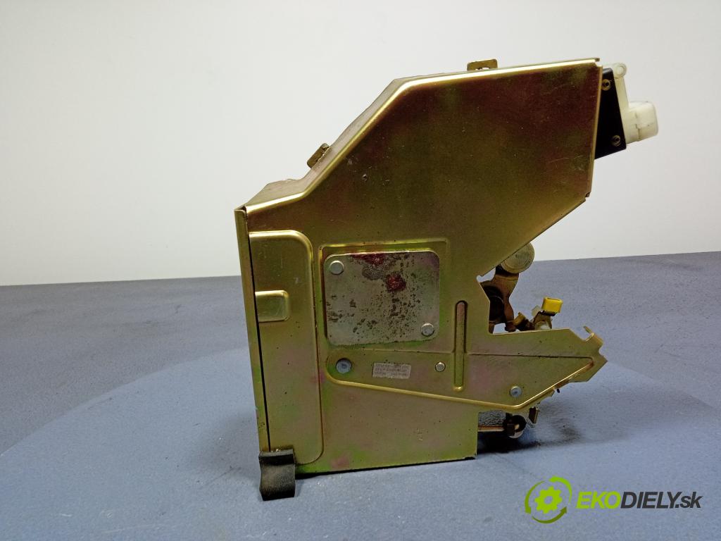 Ford Transit 2003 zámek dveře Zad: Levý: 01