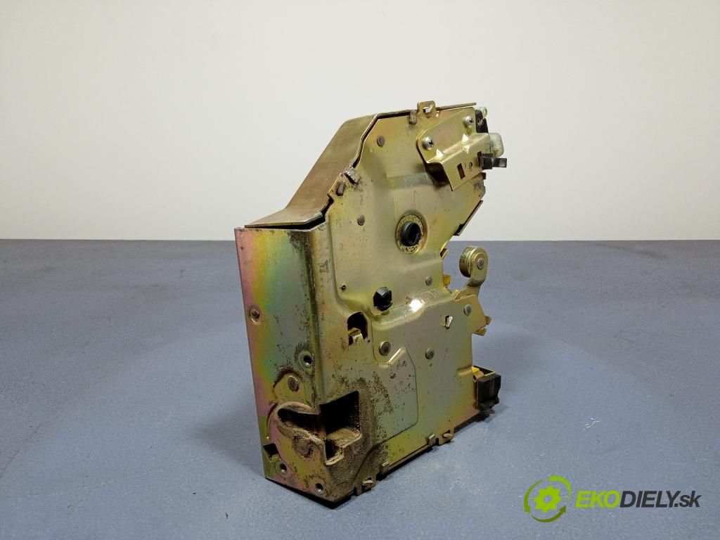 Ford Transit 2003 zámek dveře Zad: v pravo: 01