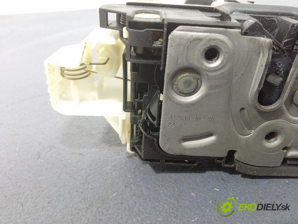 Volvo V40 2012 zámek dveře Zad: v pravo: 31301428