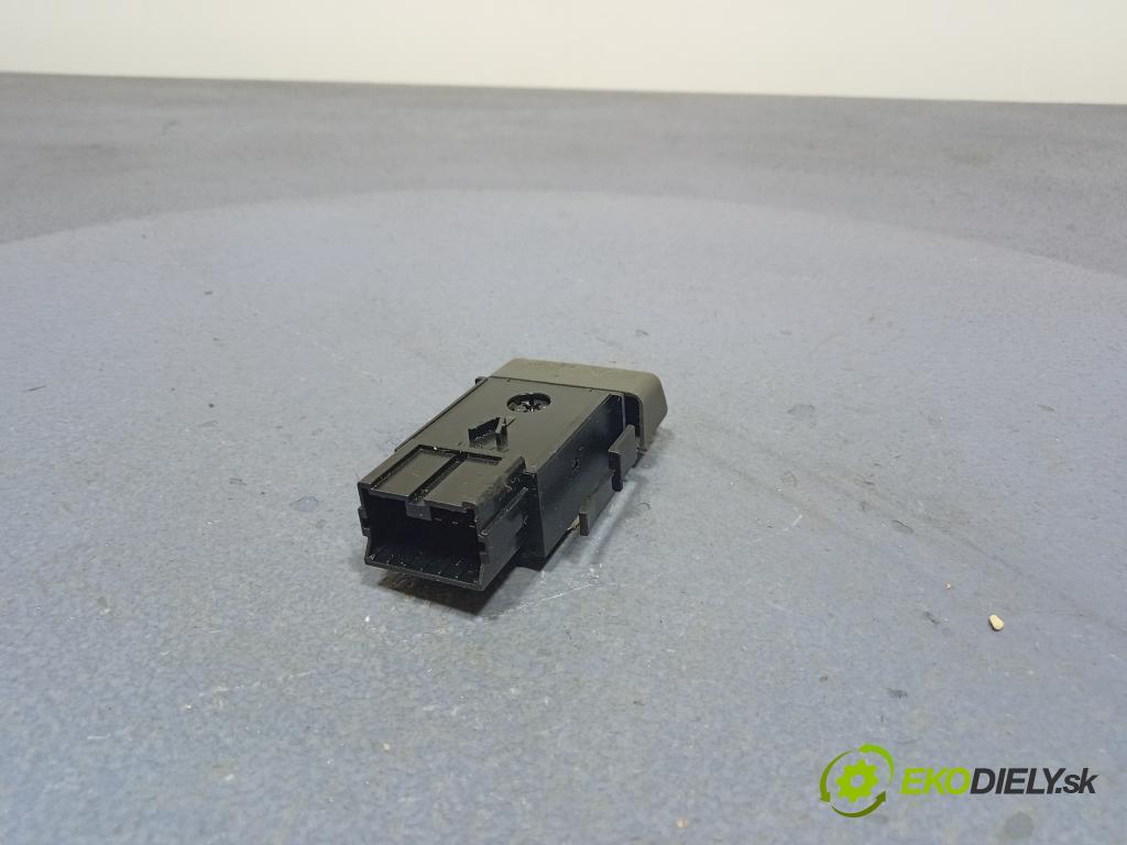 Volvo V40 2003 Přepínač Světel: Nouzový 30623426