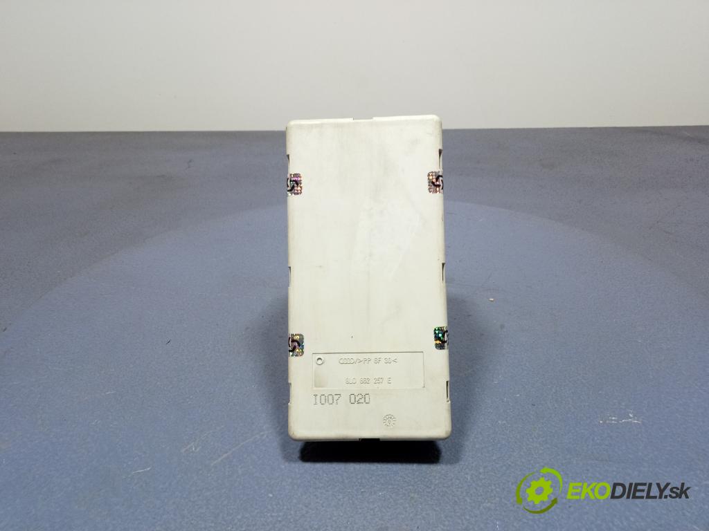 Audi A3 1997 pompa Centrálny: Zámok: 8L0862257E