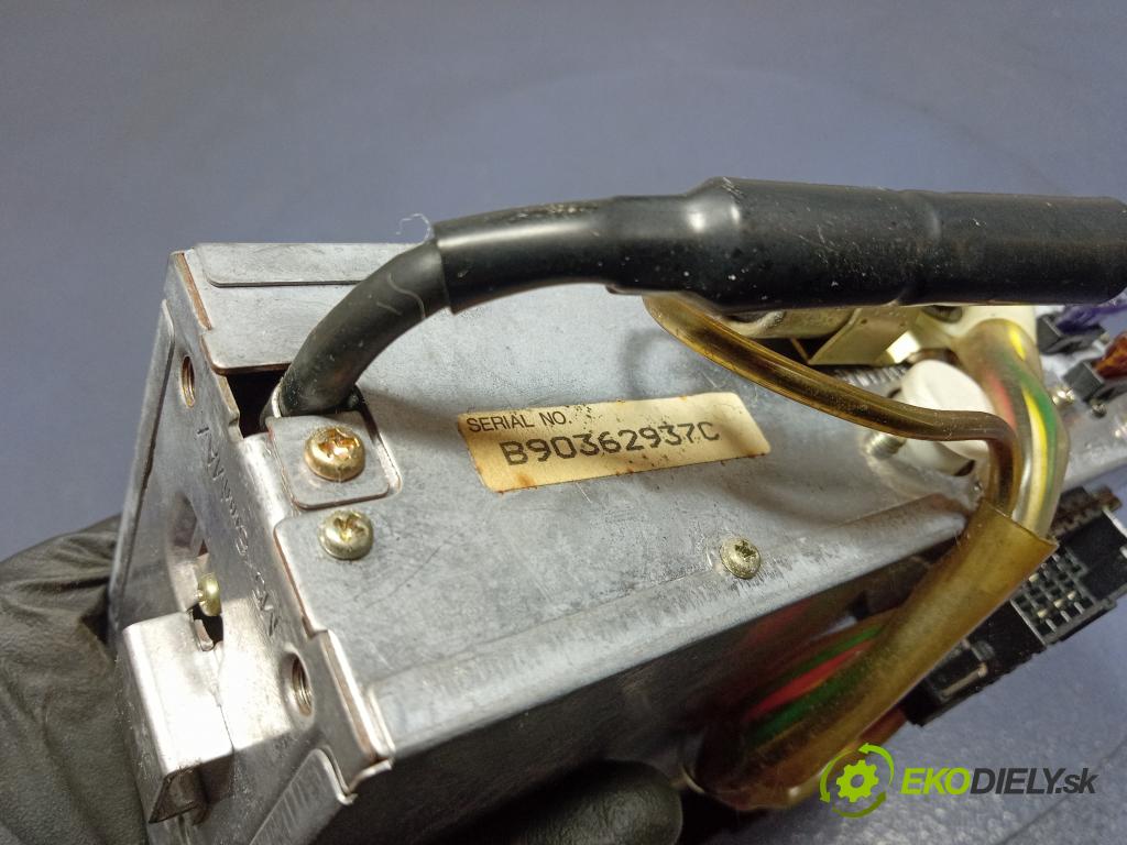 Volvo 740 1989 Radio I Navigácia: 1384998