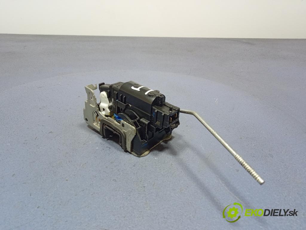 Dacia Dokker 2019 zámek dveře Zad: Levý: 01