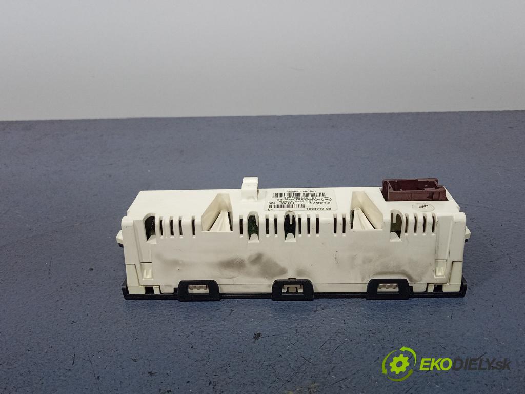 Citroen C5 2.0 kat 2005 Zobrazit: Rádio: / GPS 9657882880