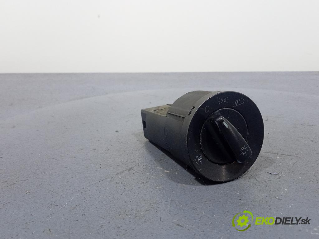 Volkswagen Bora 1.9 tdi 2001 Přepínač Světel: 1C0941531