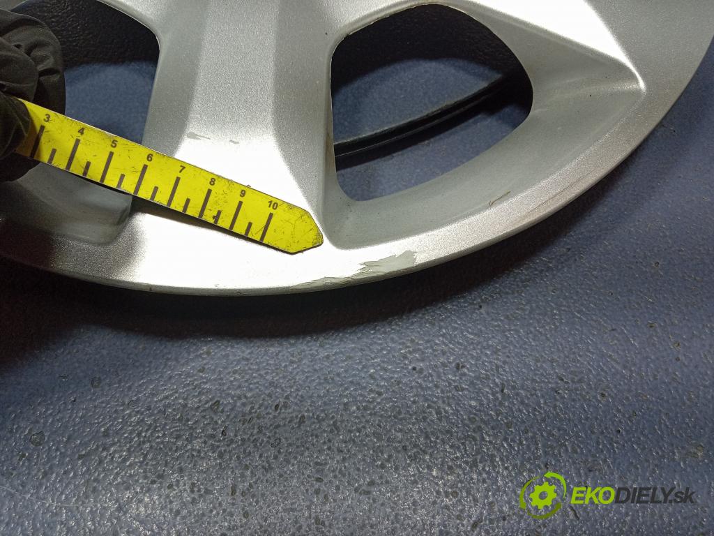 Dacia Dokker 2018 puklica kola: 8200756961