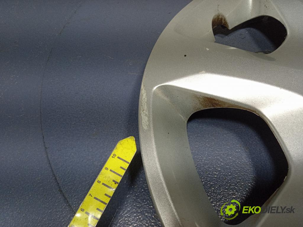 Dacia Dokker 2018 puklica kola: 8200756961