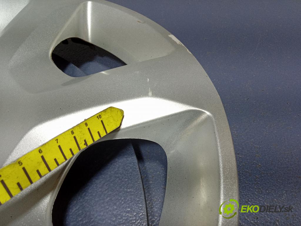 Dacia Dokker 2018 puklica kola: 8200756961