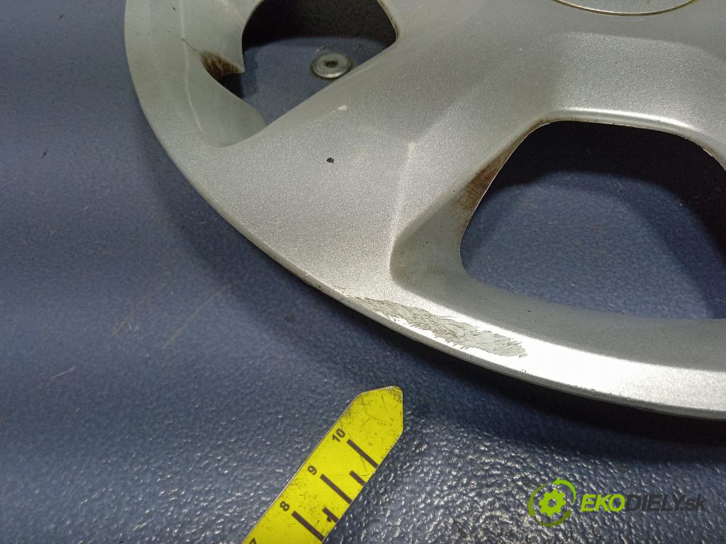 Dacia Dokker 2018 puklica kola: 8200756961