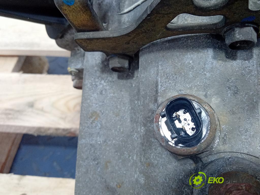 Honda Jazz 2003 prevodovka Manualna SWLM