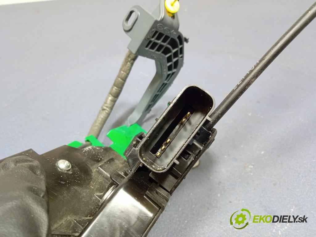 Hyundai I30 2023 zámok dvere Predné v pravo: 81320-G3050